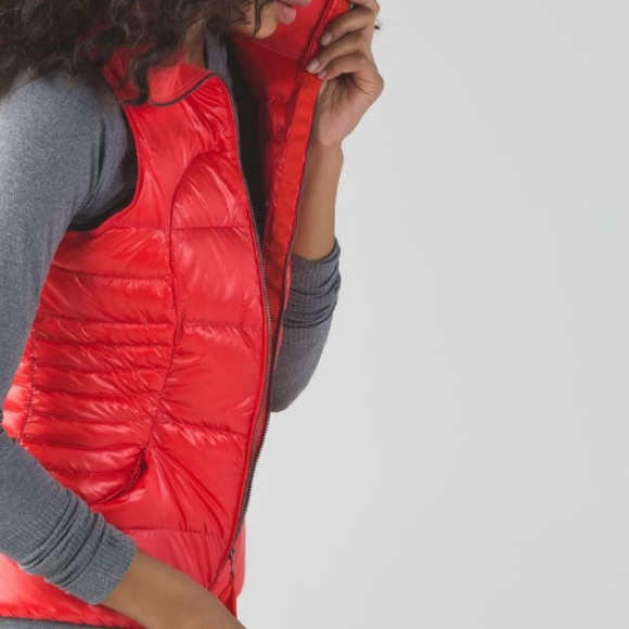 Lululemon Fluffin Awesome Vest in ‘Alarming’ - Picture 7 of 16